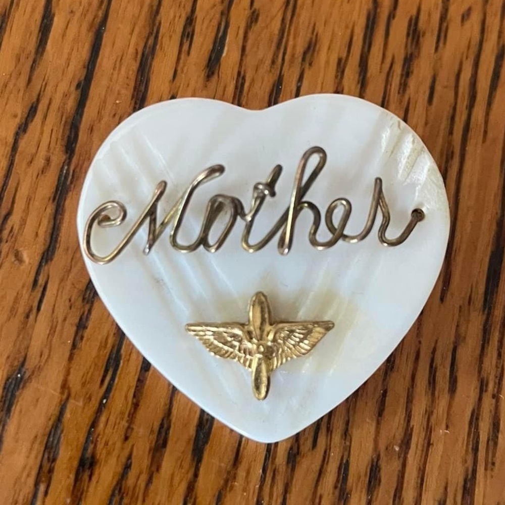 ✈️ WWII Air Force Sweetheart Pin ✈️